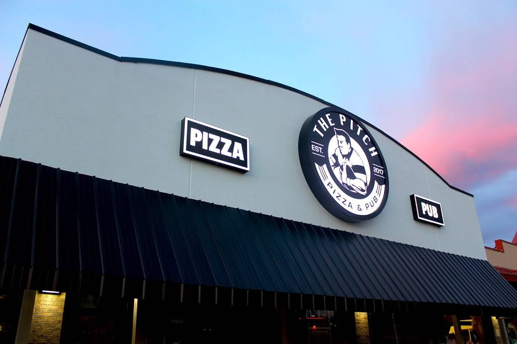 The Pitch Pizza & Pub | restaurant | 2924 E Sunshine St, Springfield, MO 65804, USA | 4173680277 OR +1 417-368-0277