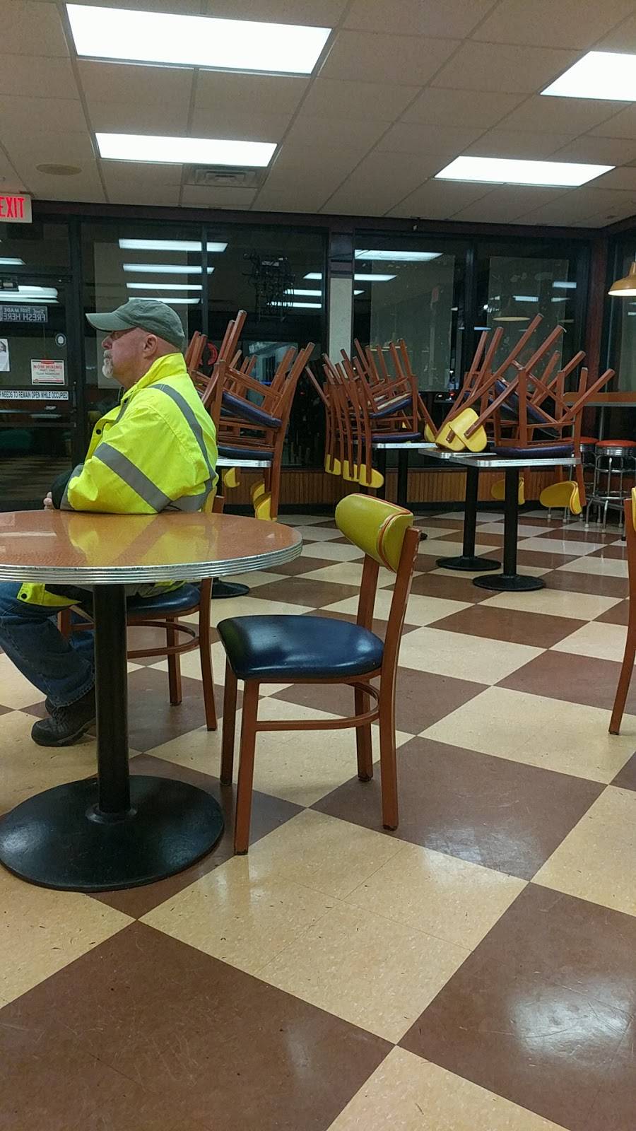 A&W Restaurant | restaurant | 5908 Nordic Dr, Cedar Falls, IA 50613, USA | 3192770002 OR +1 319-277-0002