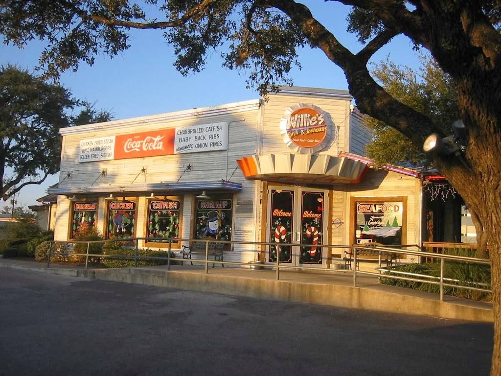 Willies Grill & Icehouse | restaurant | 15801 San Pedro Ave, San Antonio, TX 78232, USA | 2104909220 OR +1 210-490-9220