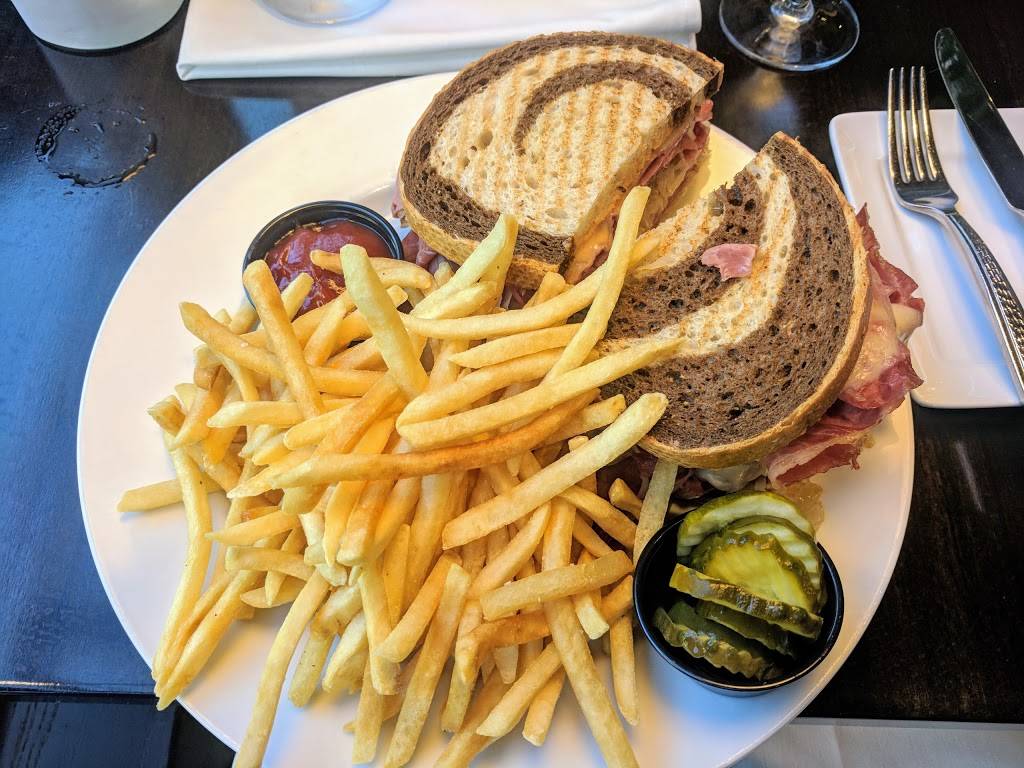 Stageplate Bistro - Arlington | restaurant | 900 N Glebe Rd, Arlington, VA 22203, USA | 7038414790 OR +1 703-841-4790