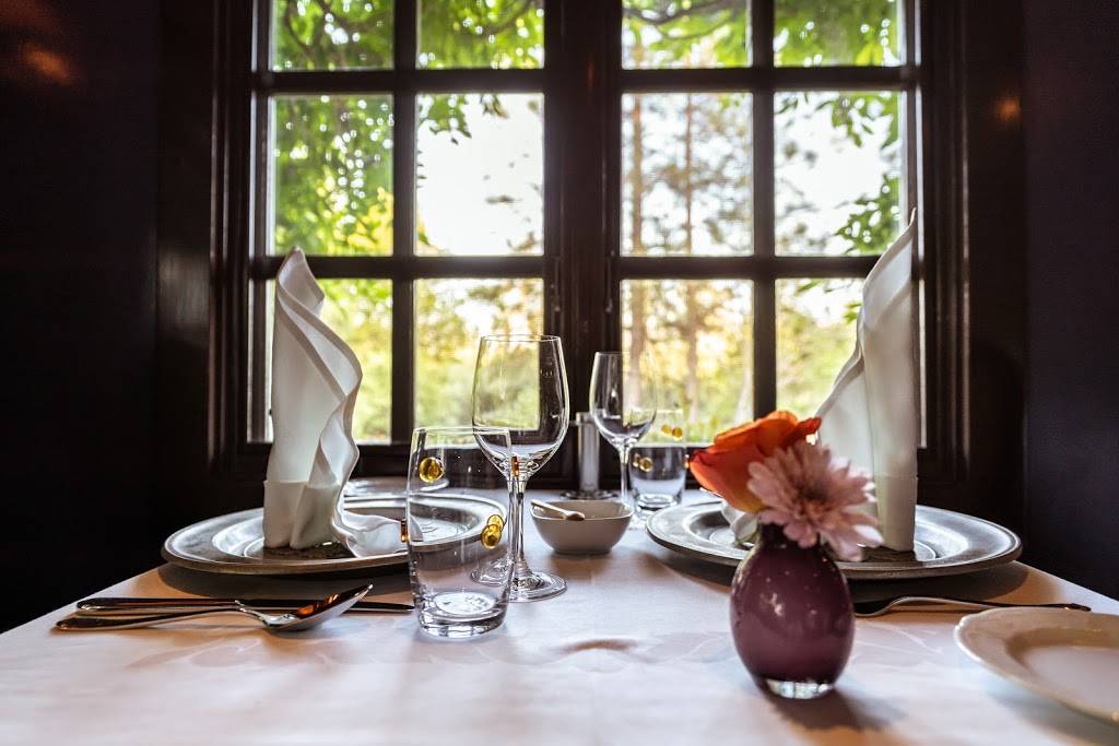 Ernas Elderberry House | restaurant | 48688 Victoria Ln, Oakhurst, CA 93644, USA | 5596836800 OR +1 559-683-6800