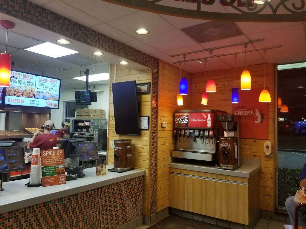 Popeyes Louisiana Kitchen | restaurant | 1000 W Montgomery St, Willis, TX 77318, USA | 9368560081 OR +1 936-856-0081