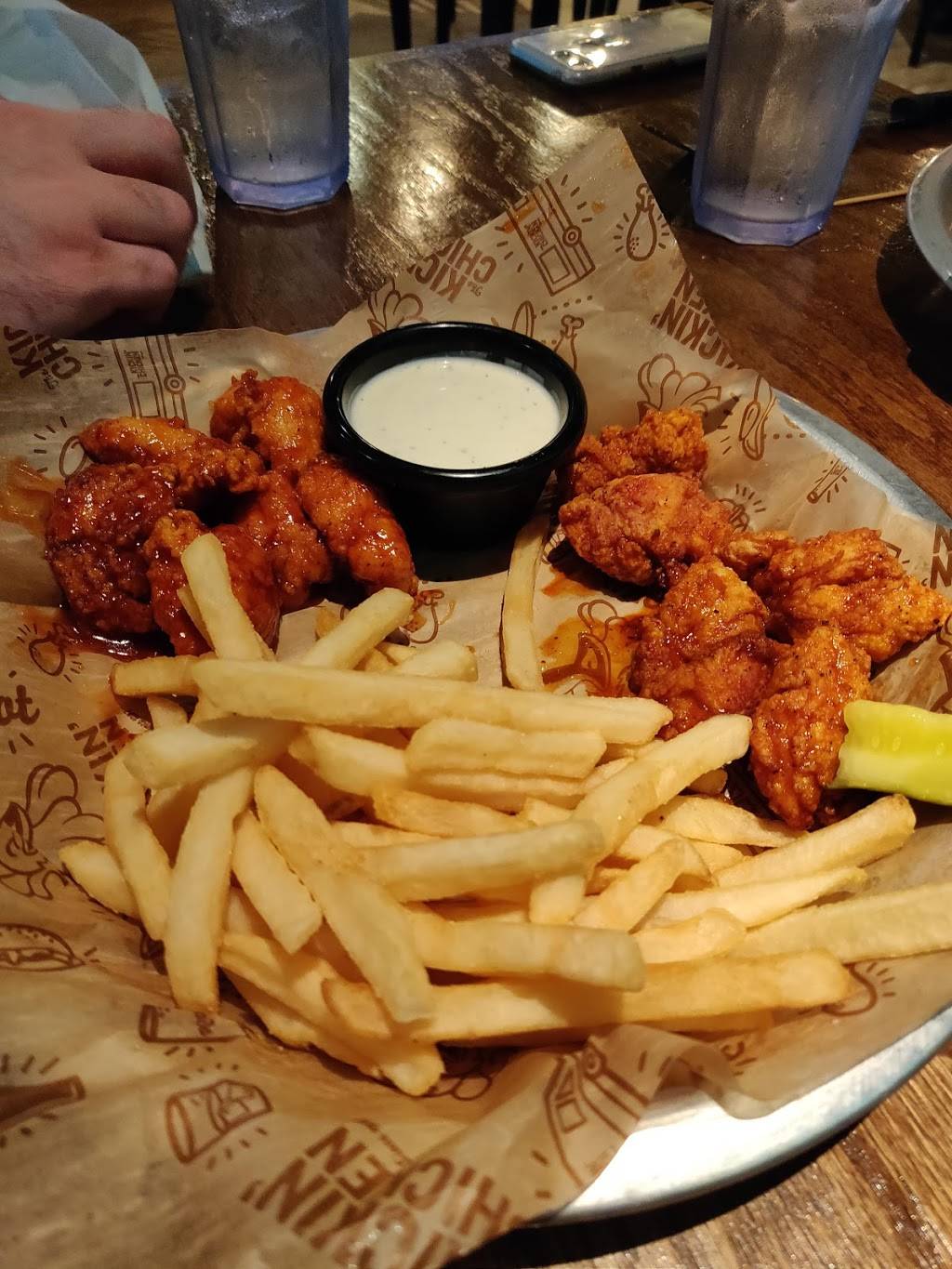 Kickin Chicken | restaurant | 1175 Folly Rd, Charleston, SC 29412, USA | 8432256996 OR +1 843-225-6996