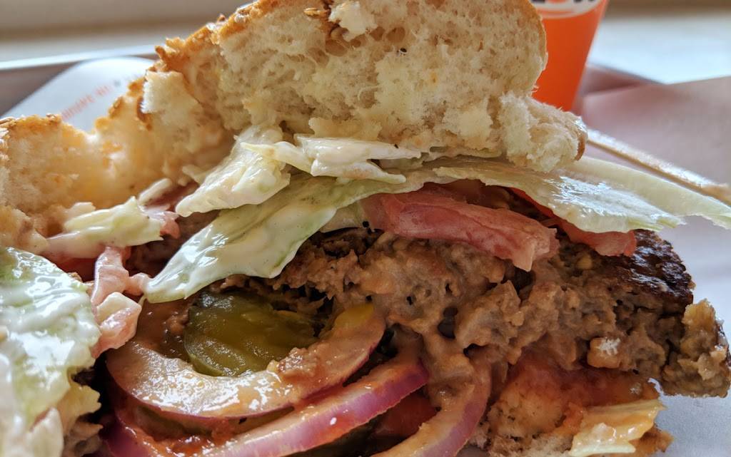 A&W Canada | restaurant | 390 N Front St, Belleville, ON K8P 3E1, Canada | 6139664817 OR +1 613-966-4817