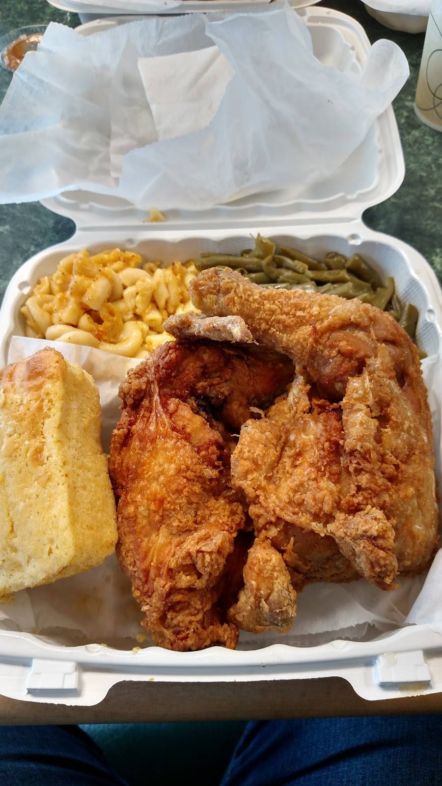 Henrys Soul Cafe | cafe | 5431 Indian Head Hwy, Oxon Hill, MD 20745, USA | 3017496856 OR +1 301-749-6856