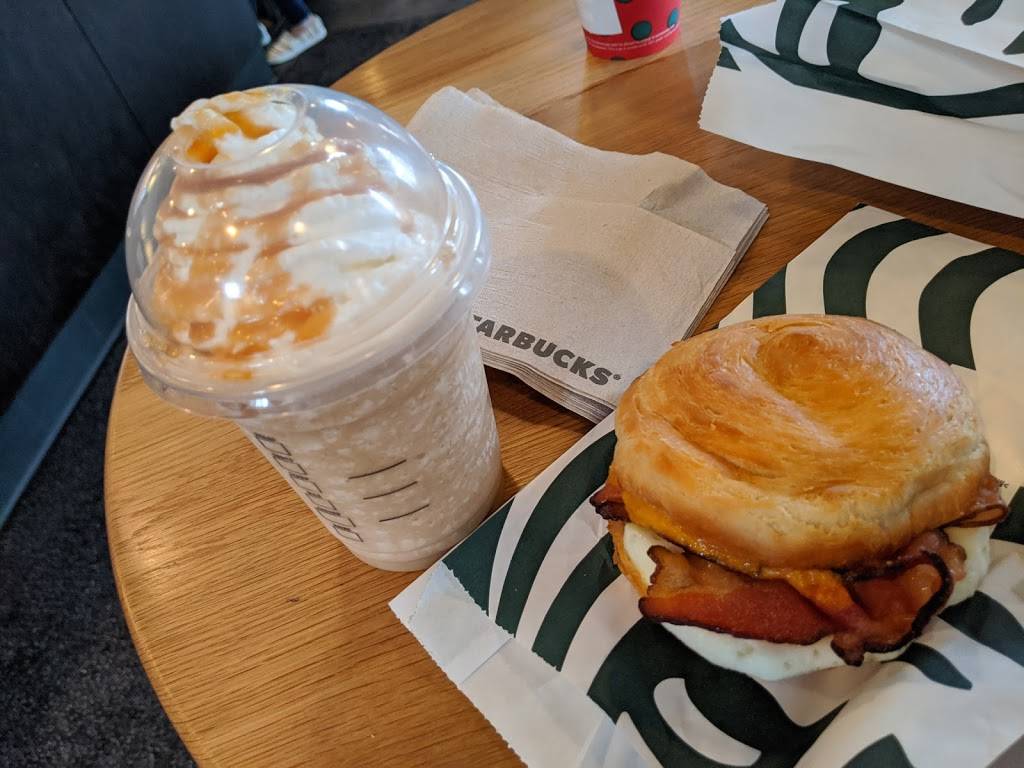 Starbucks | cafe | 2690 Clarendon Blvd, Arlington, VA 22201, USA | 7032430569 OR +1 703-243-0569