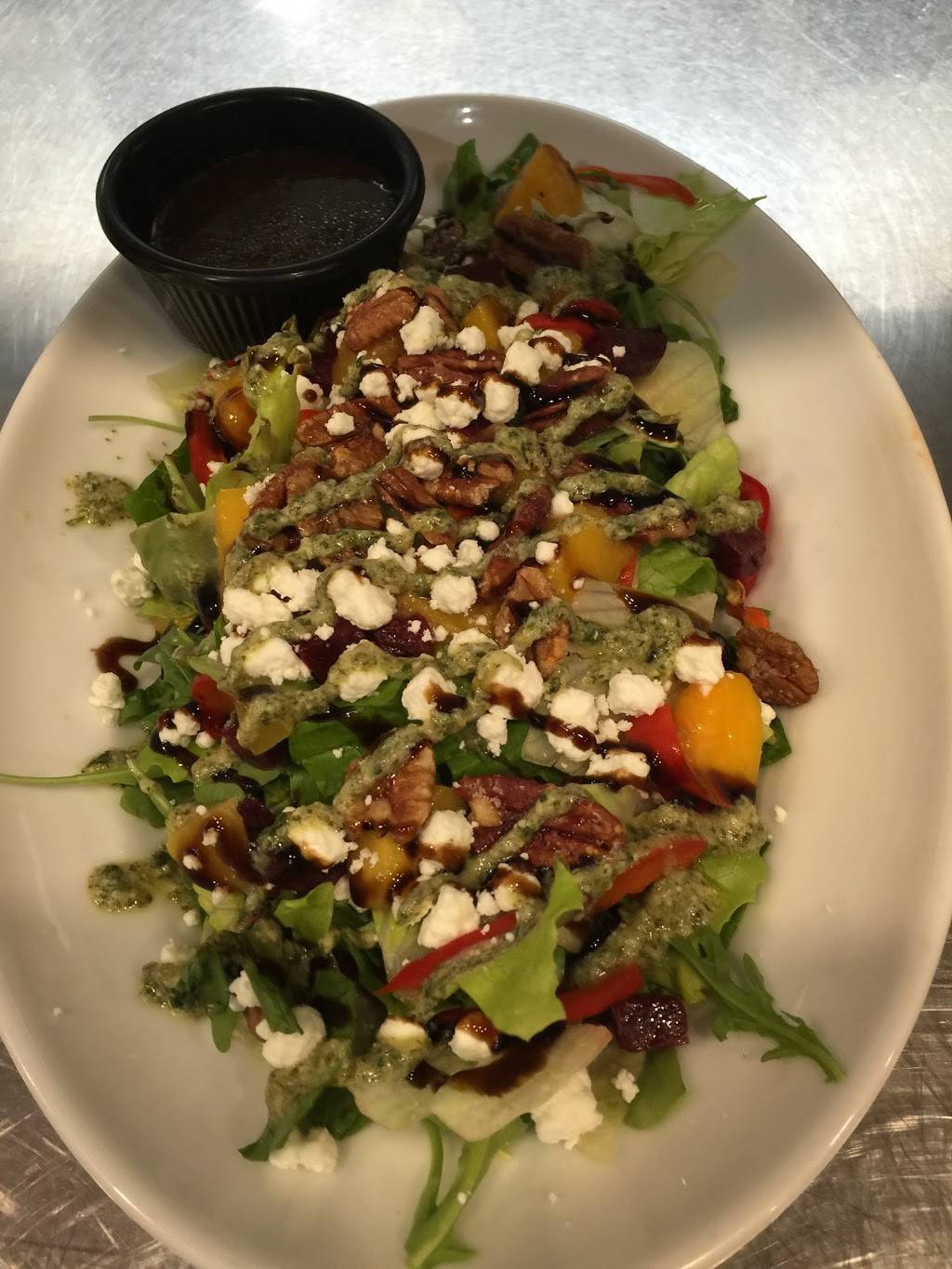 Boston Pizza | restaurant | 2980 Conroy Rd, Ottawa, ON K1G 6C1, Canada | 6132480802 OR +1 613-248-0802