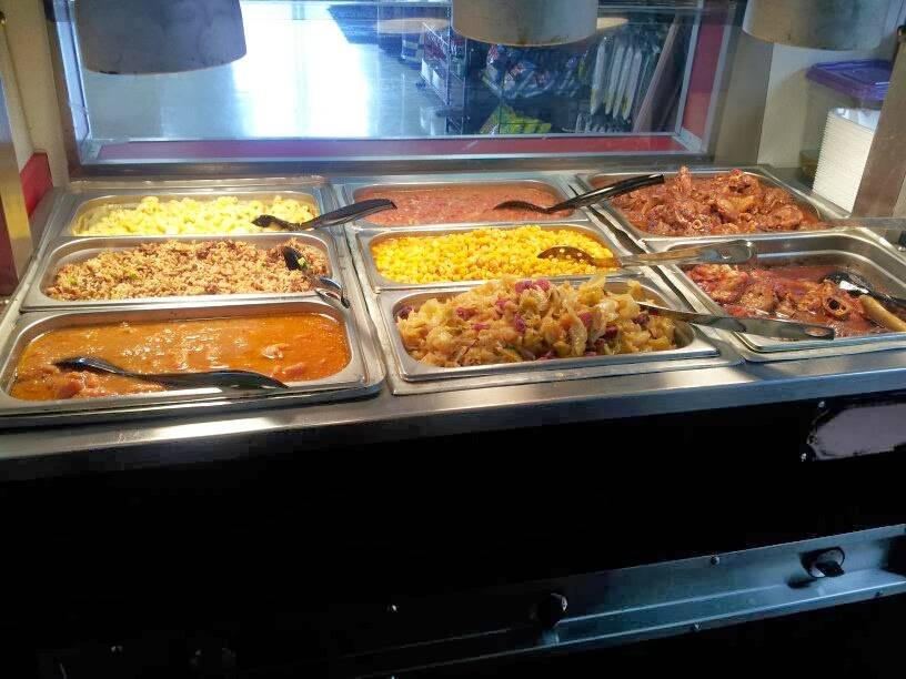 Guillo Girls Deli | restaurant | 2580 S 4th St, Beaumont, TX 77701, USA | 4094343079 OR +1 409-434-3079