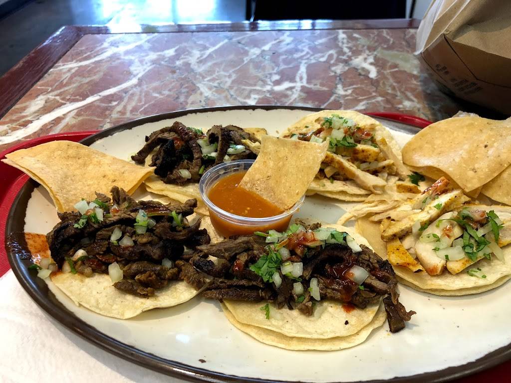 El Chile Taqueria | restaurant | 7881 Santa Monica Blvd, West Hollywood, CA 90046, USA | 3234053577 OR +1 323-405-3577