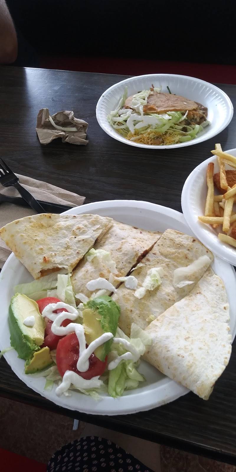 Taqueria Los Gallitos | restaurant | 80219, 7101 N Pecos St, Denver, CO 80221, USA | 3034277300 OR +1 303-427-7300