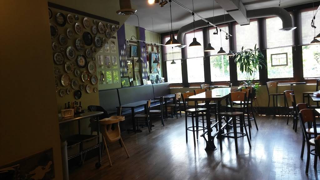 Lorettas Café | meal takeaway | 114 N Lexington Ave, Asheville, NC 28801, USA | 8282533747 OR +1 828-253-3747