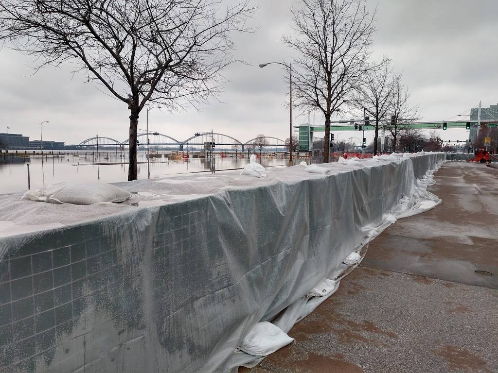 Roam | restaurant | 210 E River Dr, Davenport, IA 52801, USA | 5632009877 OR +1 563-200-9877