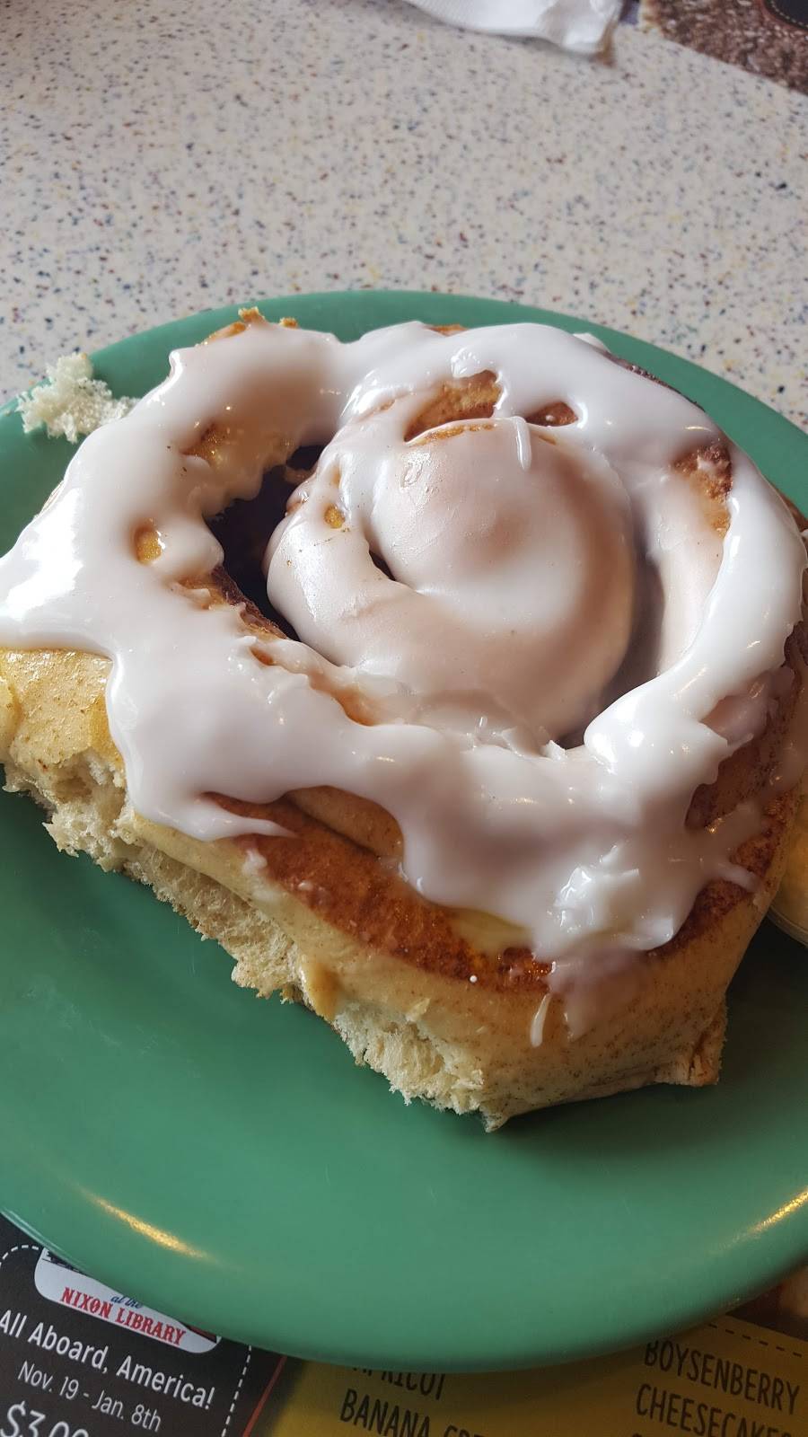 Pollys Pies | bakery | 2660 N Main St, Santa Ana, CA 92705, USA | 7145479681 OR +1 714-547-9681