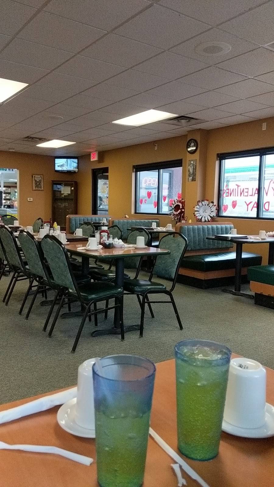 Edgerton Travel Plaza | restaurant | 568 Haugen Rd, Edgerton, WI 53534, USA | 6088849451 OR +1 608-884-9451