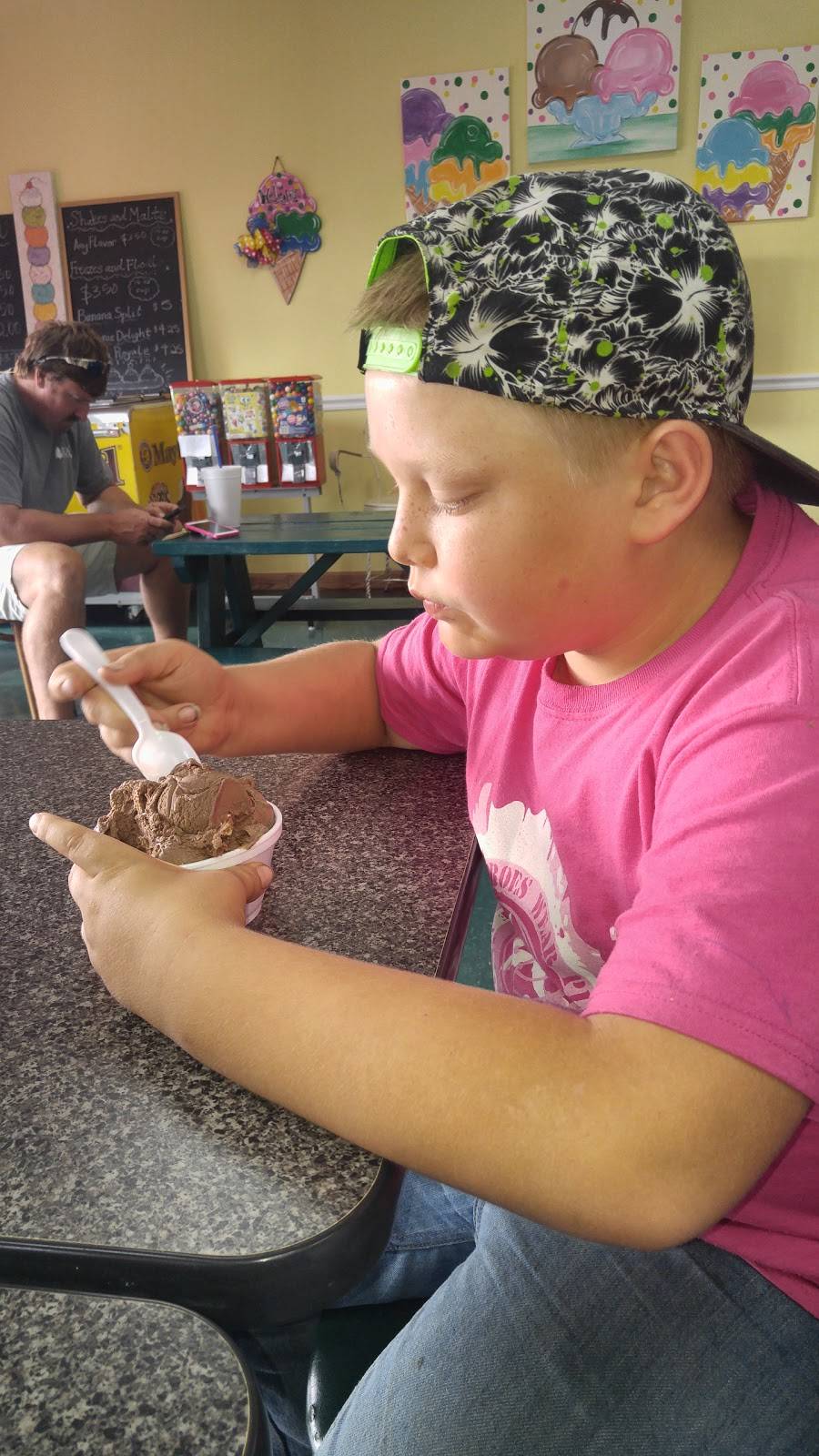 Ice Castle Inc | restaurant | 2514 E Walnut Ave # 1, Dalton, GA 30721, USA | 7062785411 OR +1 706-278-5411