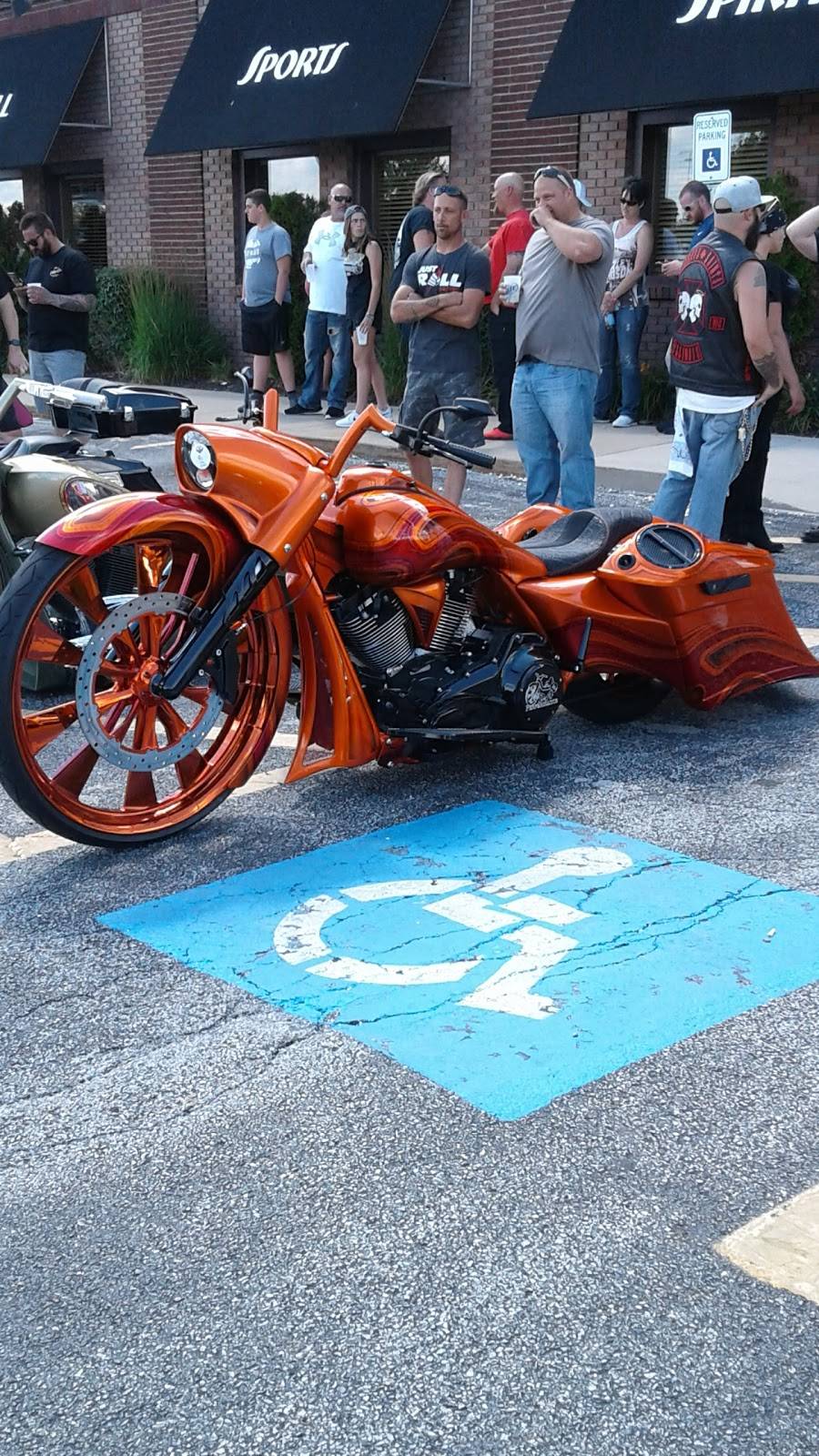 At The Office Sports Bar & Grill | restaurant | 4901 Cal Sag Rd, Crestwood, IL 60445, USA | 7083885520 OR +1 708-388-5520