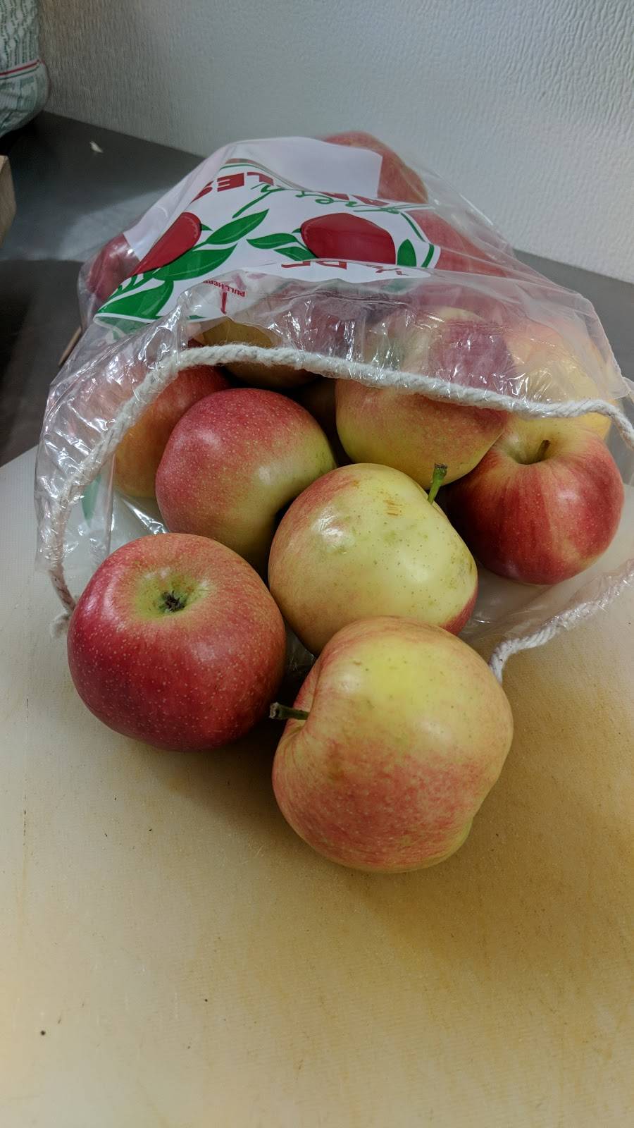 Red Wolff Kitchen | restaurant | 144 Hemlock Dr, Bakersville, NC 28705, USA | 8286889332 OR +1 828-688-9332