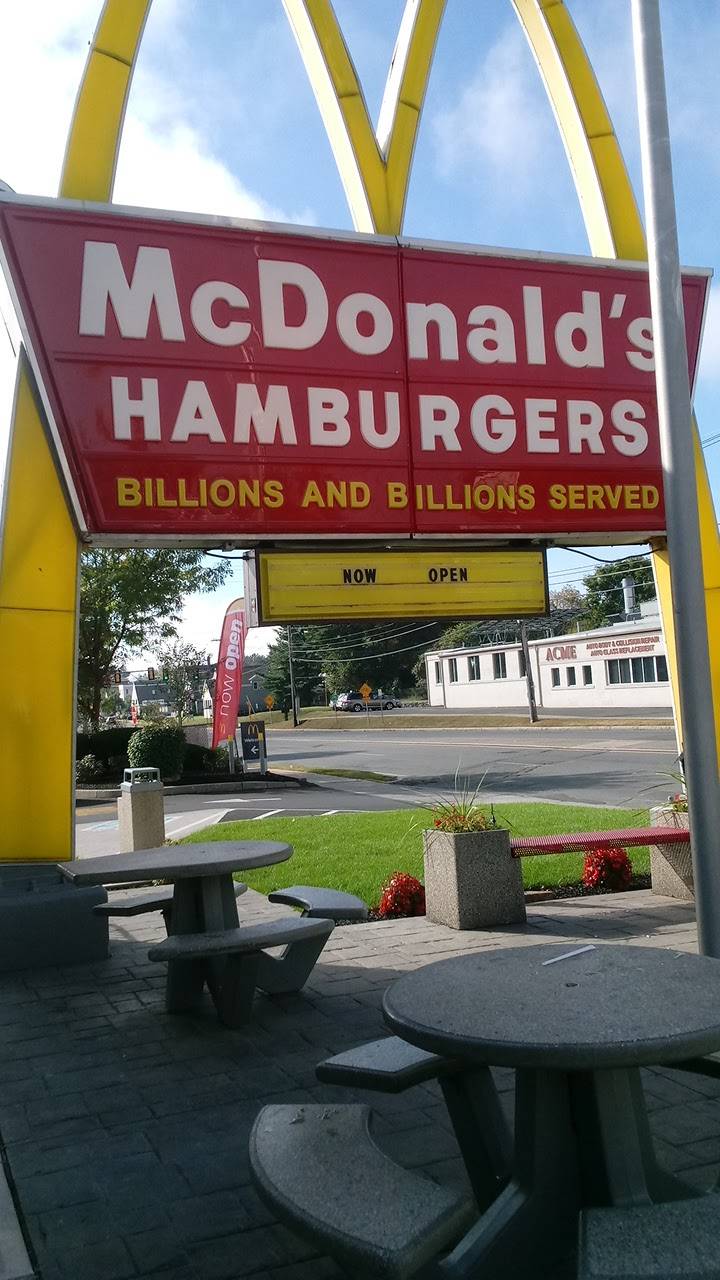 McDonalds | cafe | 221 King St, Northampton, MA 01060, USA | 4135845073 OR +1 413-584-5073