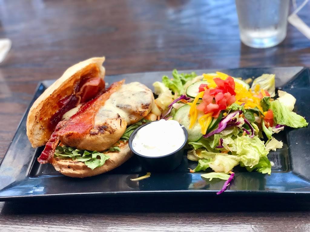 Red Robin Gourmet Burgers and Brews | restaurant | 600 Cooper Point Rd SW, Olympia, WA 98502, USA | 3607549620 OR +1 360-754-9620