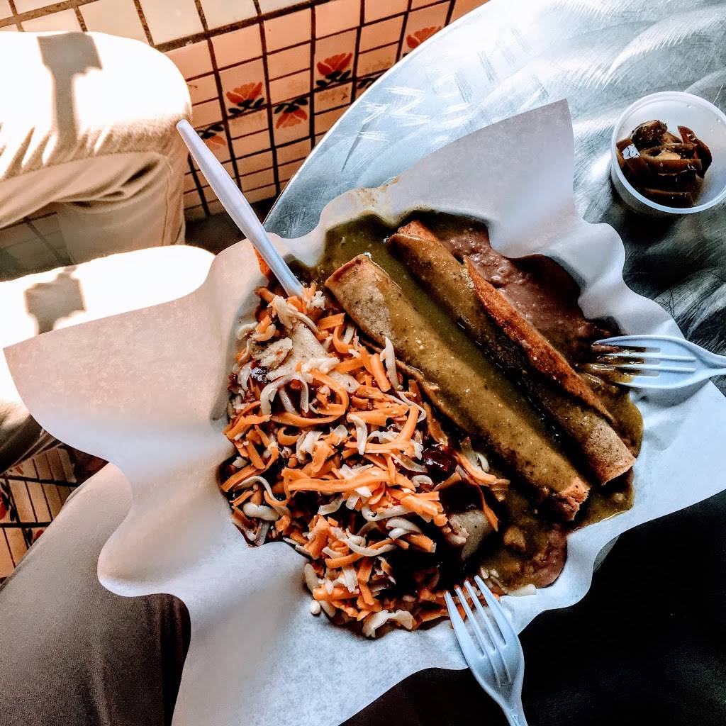 Cielito Lindo | restaurant | E-23 Olvera St, Los Angeles, CA 90012, USA | 2136874391 OR +1 213-687-4391