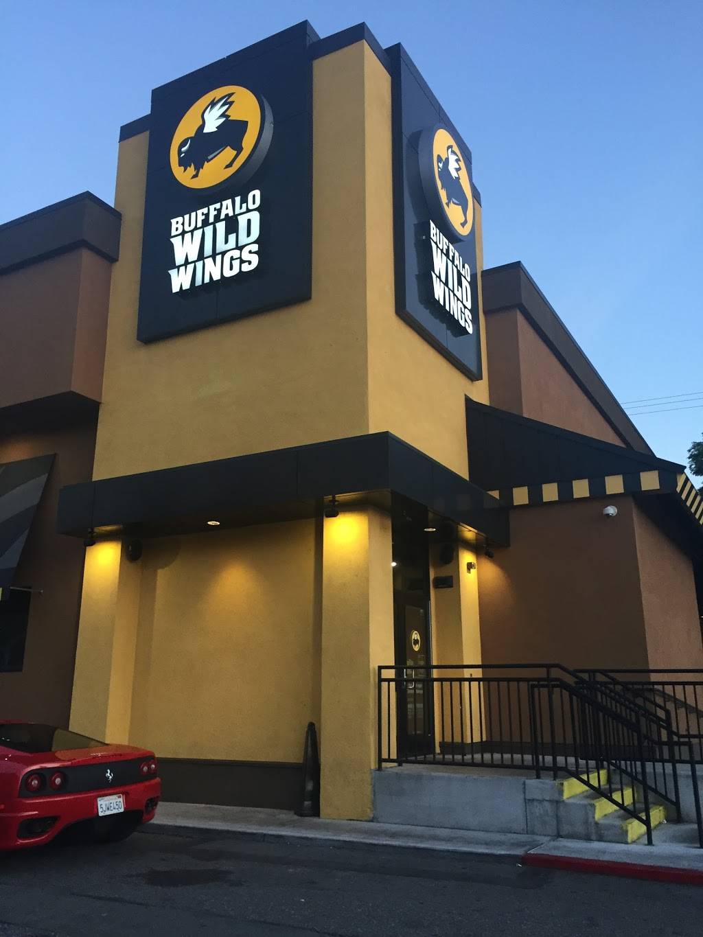Buffalo Wild Wings | restaurant | 859 Blossom Hill Rd, San Jose, CA 95123, USA | 4083631690 OR +1 408-363-1690
