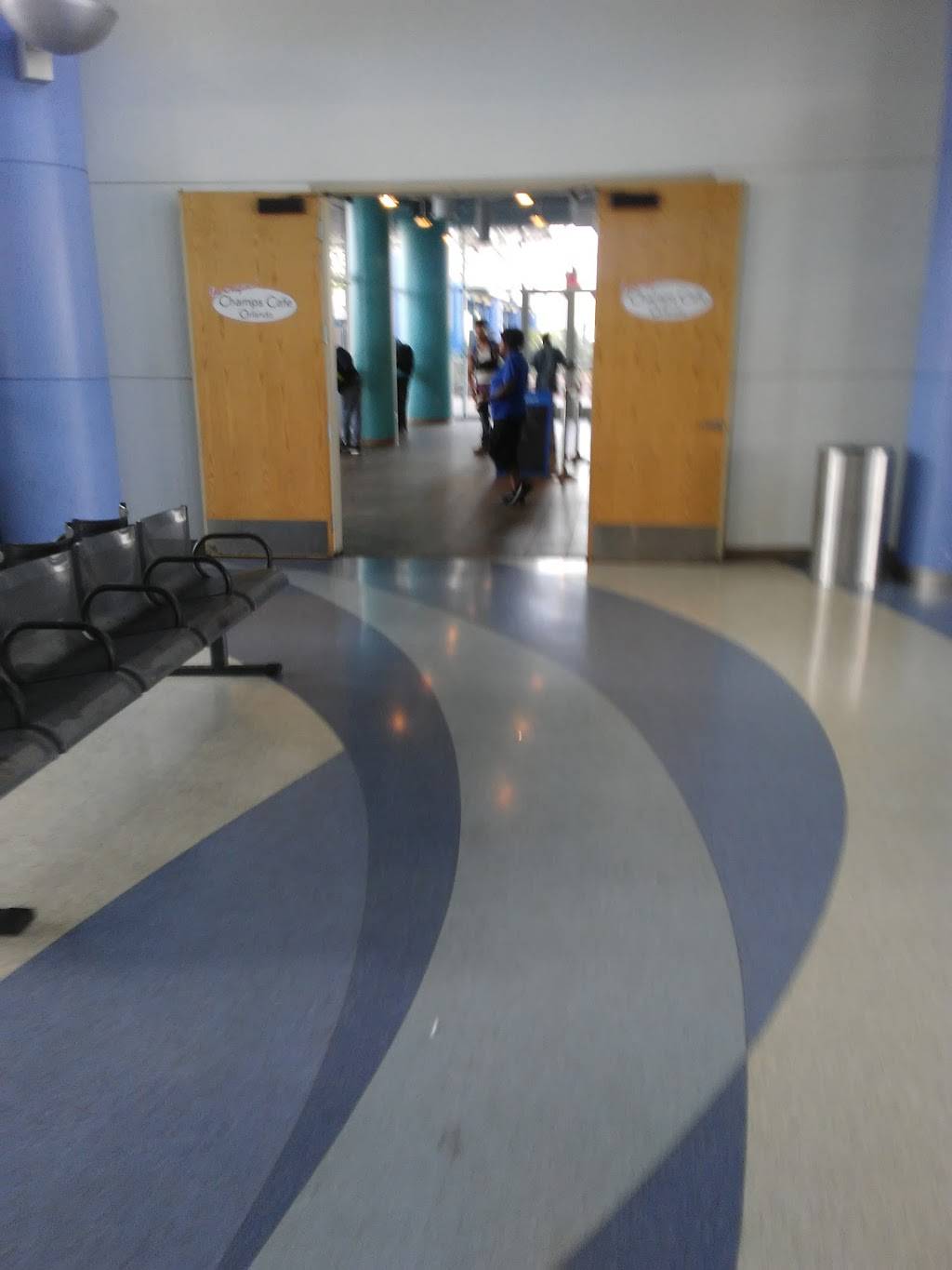 Champs Cafe | restaurant | 455 N Garland Ave, Orlando, FL 32801, USA | 4078723133 OR +1 407-872-3133