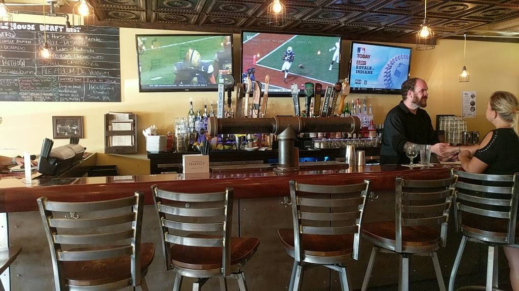 Cary Ale House & Brewing Company | restaurant | 208 W Main St, Cary, IL 60013, USA | 8476397244 OR +1 847-639-7244