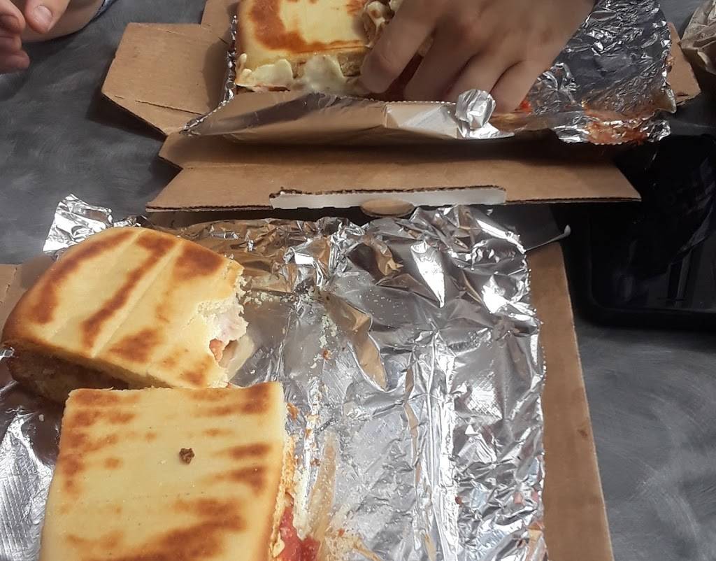 Kazoopys Pizza & Grinders Westwood | restaurant | 1908 W Main St, Kalamazoo, MI 49006, USA | 2697751100 OR +1 269-775-1100