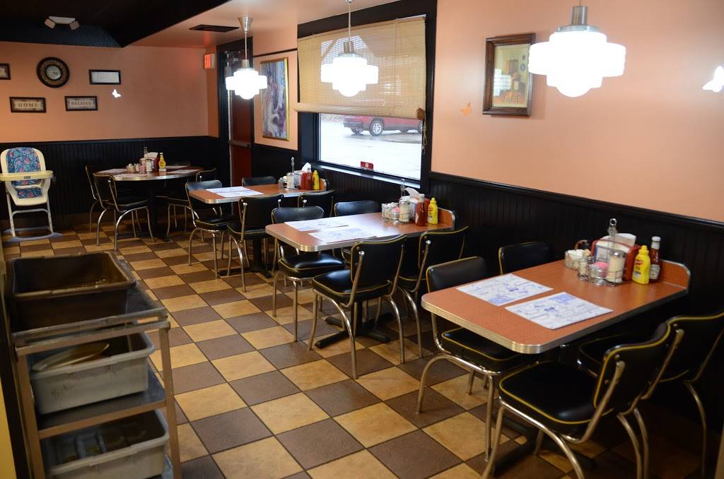 Missys Corner Cafe | restaurant | 2111 Court St, Pekin, IL 61554, USA | 3093464456 OR +1 309-346-4456