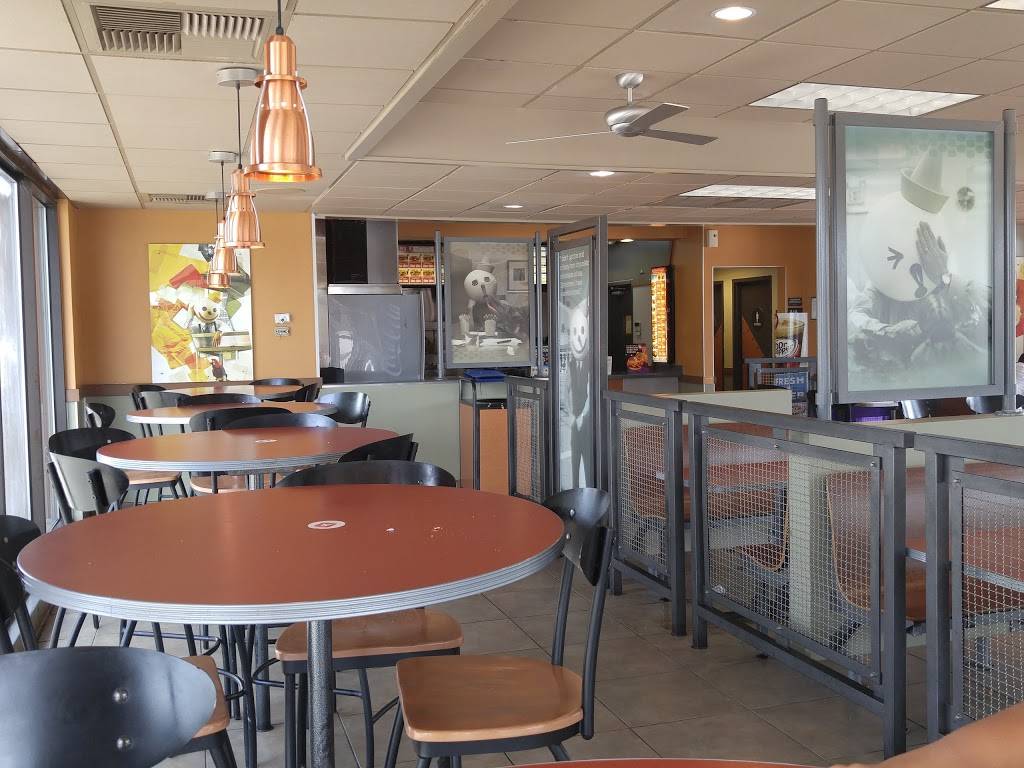Jack in the Box | restaurant | 1563 W Main St, Lewisville, TX 75067, USA | 2142227850 OR +1 214-222-7850