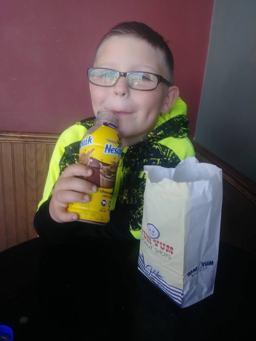 Yum Yum Donuts | bakery | 380 E 6th St, Beaumont, CA 92223, USA | 9518459069 OR +1 951-845-9069