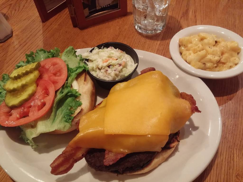 Cracker Barrel Old Country Store | restaurant | 13561 SW 17th Ct, Ocala, FL 34473, USA | 3523077222 OR +1 352-307-7222