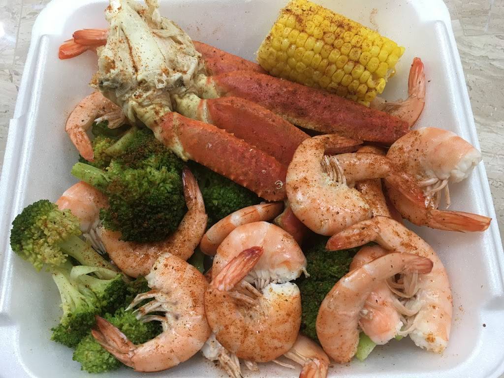 Lees Family Deli | restaurant | 1136 Broadway, Camden, NJ 08103, USA | 8569665006 OR +1 856-966-5006