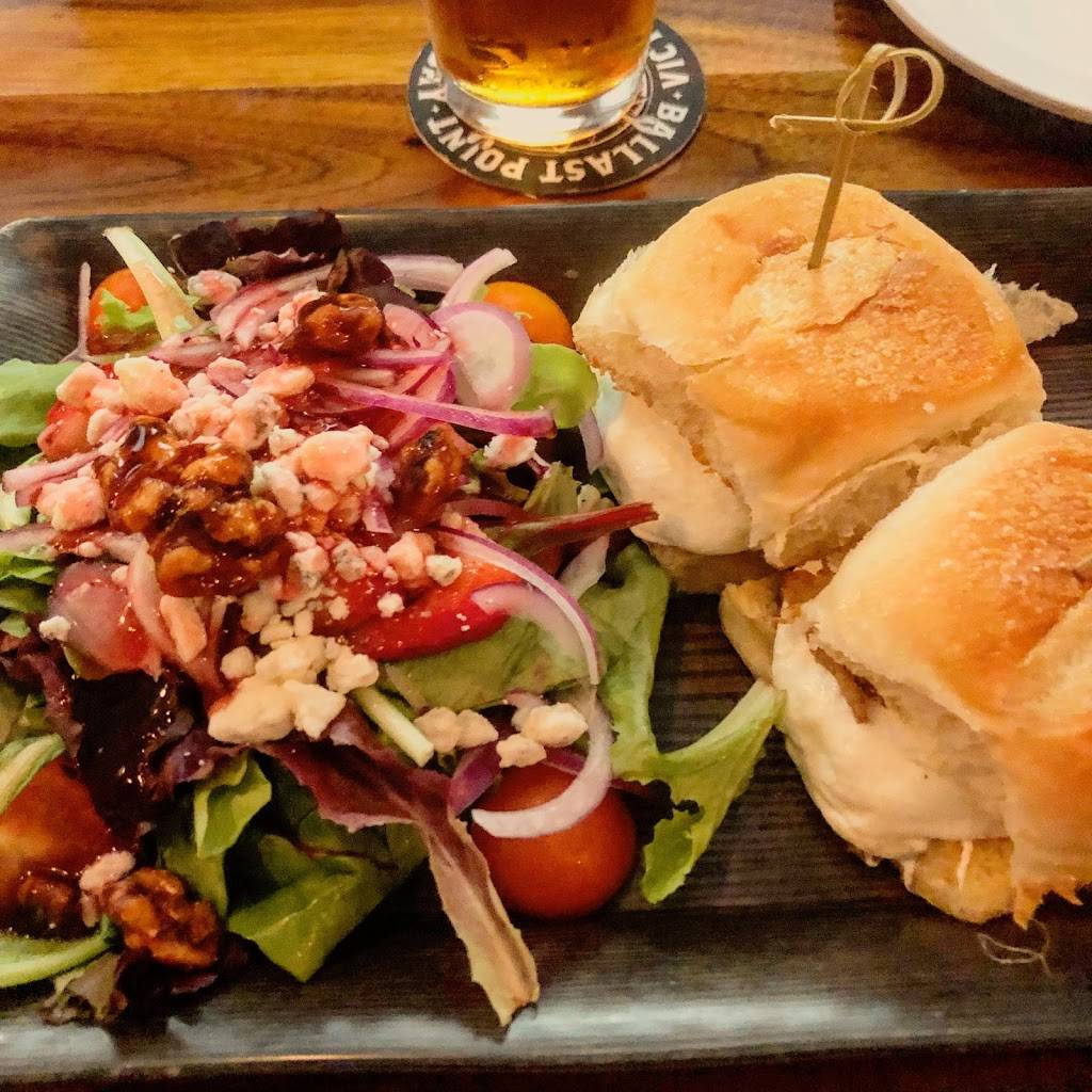 The Tap Room | restaurant | 1010 Park Blvd, Massapequa Park, NY 11762, USA | 5165907030 OR +1 516-590-7030