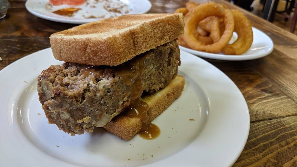 Daniels Girls Farmhouse Restaurant | restaurant | 600 N Central Ave, Connersville, IN 47331, USA | 7658251995 OR +1 765-825-1995