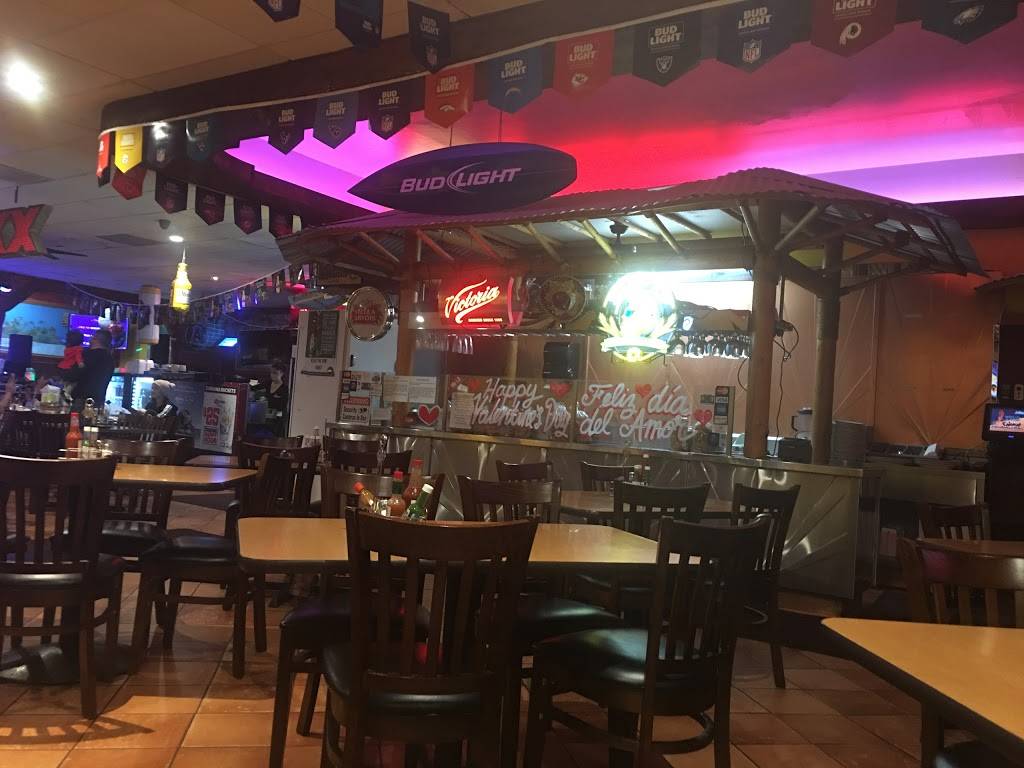 El Calamar | restaurant | 315 W 17th St, Santa Ana, CA 92706, USA | 7148844510 OR +1 714-884-4510