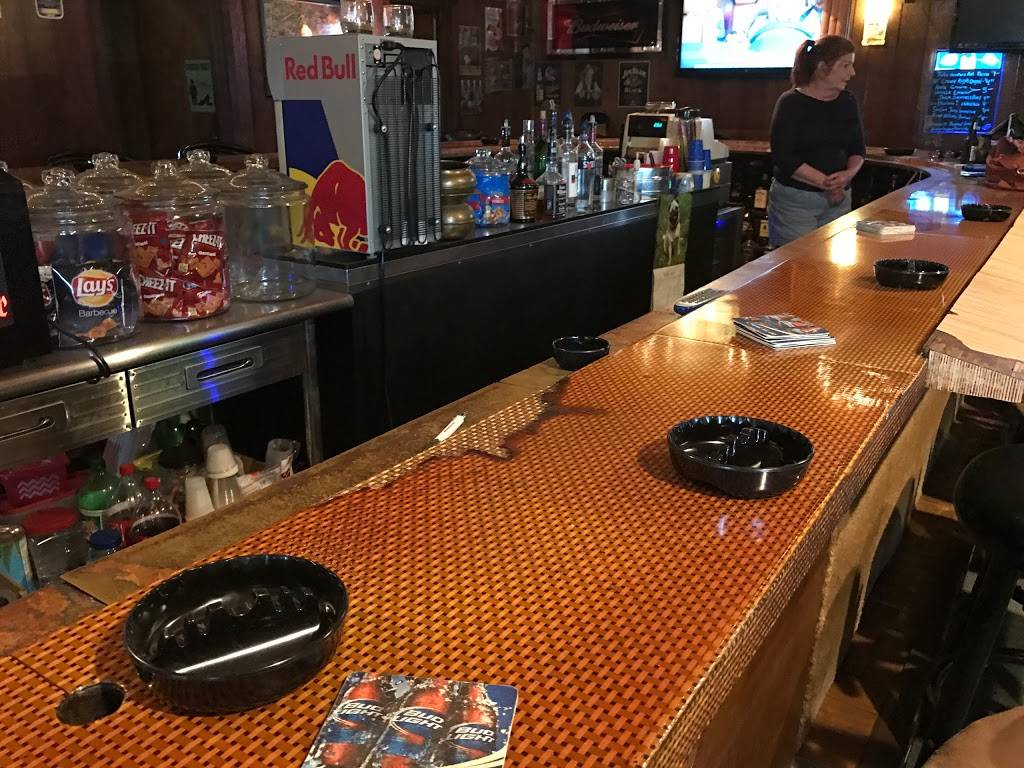 Shadows Lounge | restaurant | 890 US-1, Vero Beach, FL 32960, USA | 7725678885 OR +1 772-567-8885