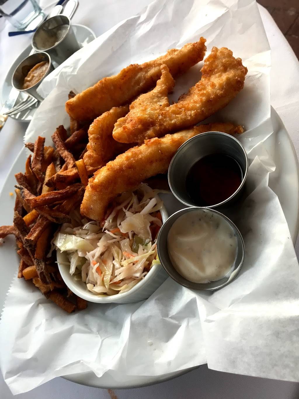 F.H. Rileys | restaurant | 400 New York Ave, Huntington, NY 11743, USA | 6312717600 OR +1 631-271-7600