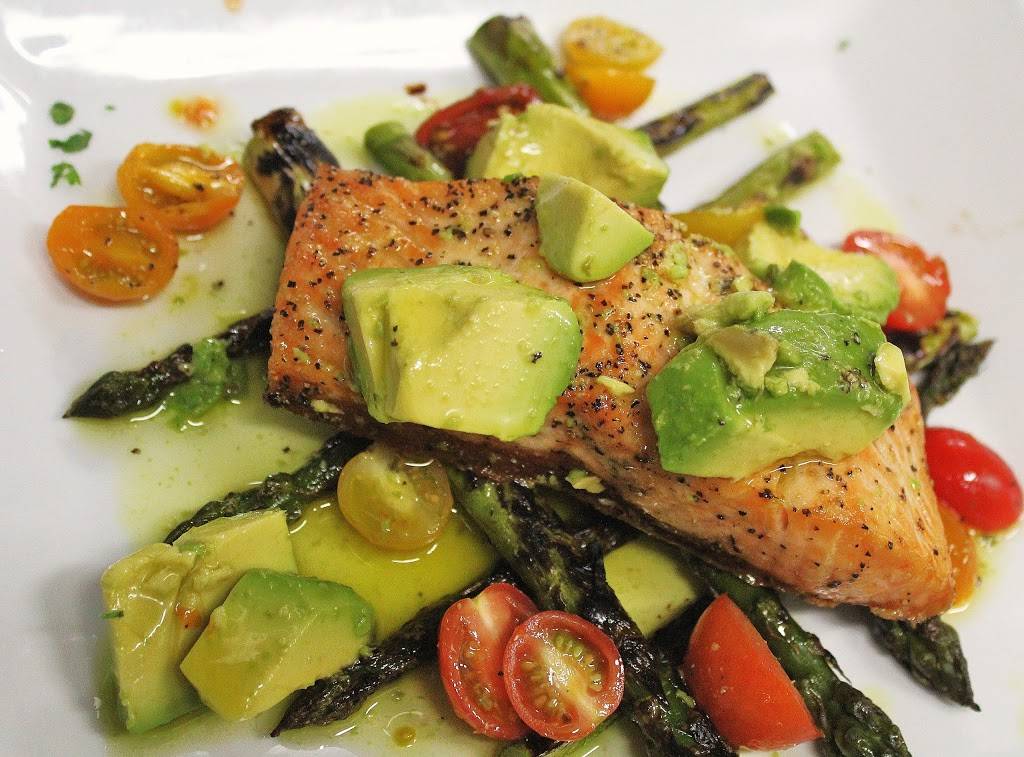 Robertos | restaurant | 2622 Yonge St, Toronto, ON M4P 2J4, Canada | 4164892153 OR +1 416-489-2153