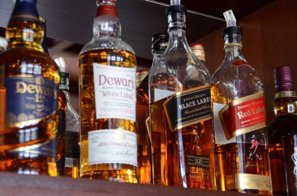 Lariat Steakhouse | restaurant | 2232 W Glen Ave, Peoria, IL 61614, USA | 3096914731 OR +1 309-691-4731