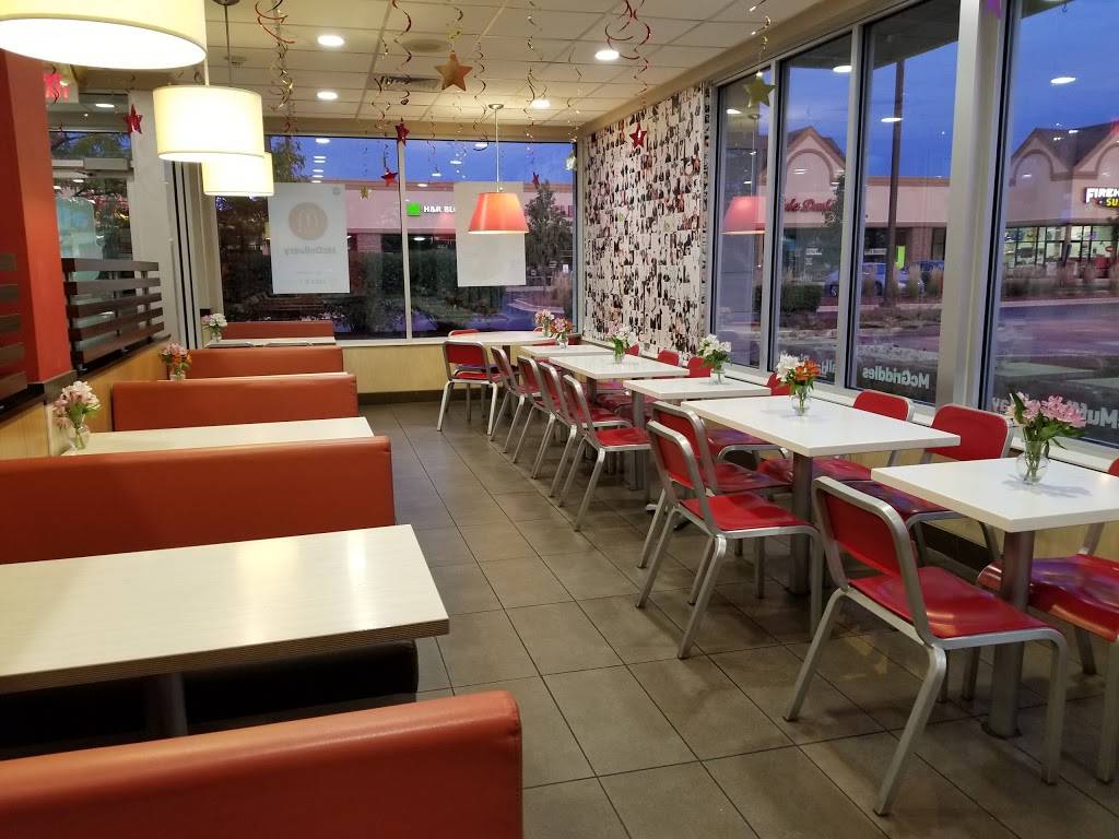 McDonalds | cafe | 425 N Eola Rd, Aurora, IL 60504, USA | 6304998121 OR +1 630-499-8121