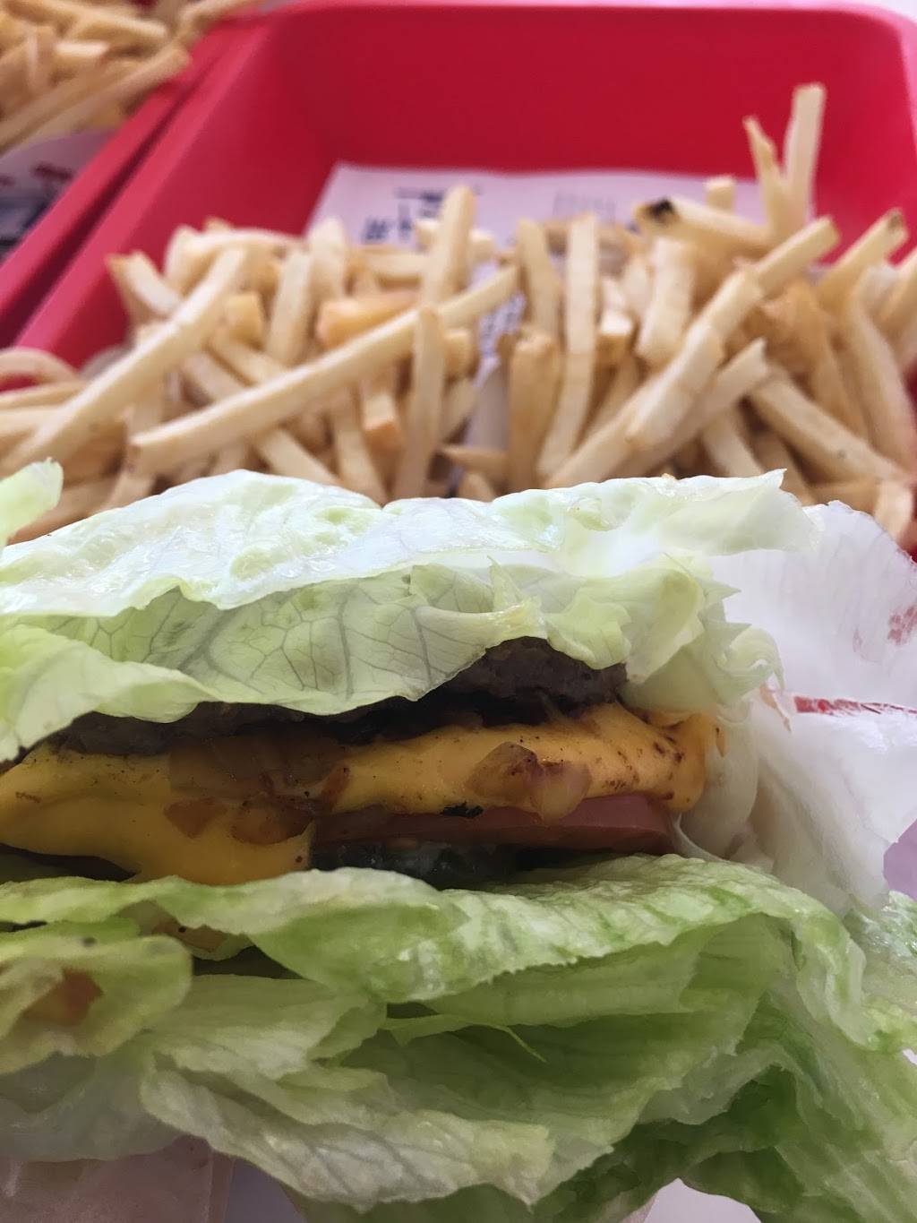 In-N-Out Burger | restaurant | 280 Ave 12th Ave, Hanford, CA 93230, USA | 8007861000 OR +1 800-786-1000
