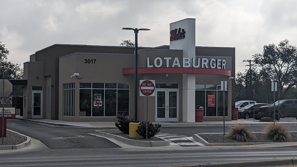Blakes Lotaburger | restaurant | 3017 N Main St, Roswell, NM 88201, USA | 5754256123 OR +1 575-425-6123