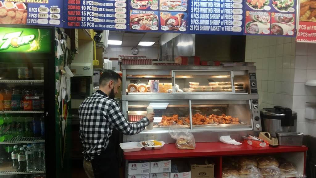 Crown Fried Chicken | restaurant | 3706 N Broad St, Philadelphia, PA 19140, USA | 2152230700 OR +1 215-223-0700