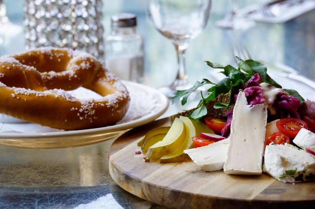 Cafe Steinhof | cafe | 422 7th Ave, Brooklyn, NY 11215, USA | 7183697776 OR +1 718-369-7776