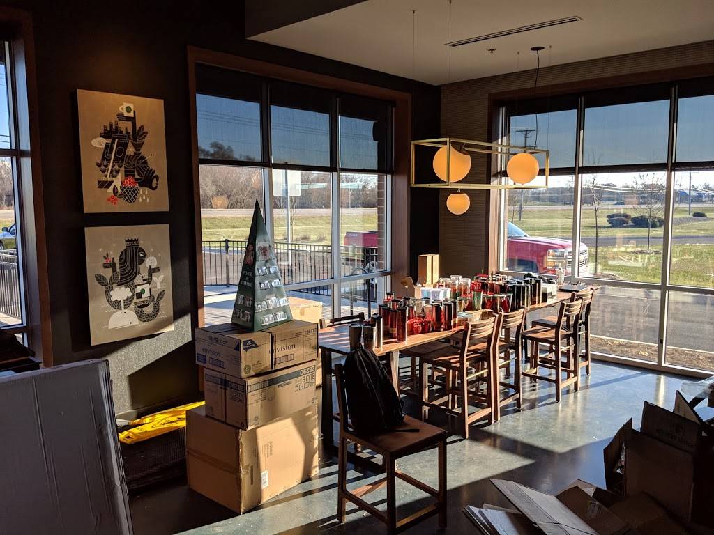 Starbucks | cafe | 11525 US-14, Woodstock, IL 60098, USA | 2245752152 OR +1 224-575-2152