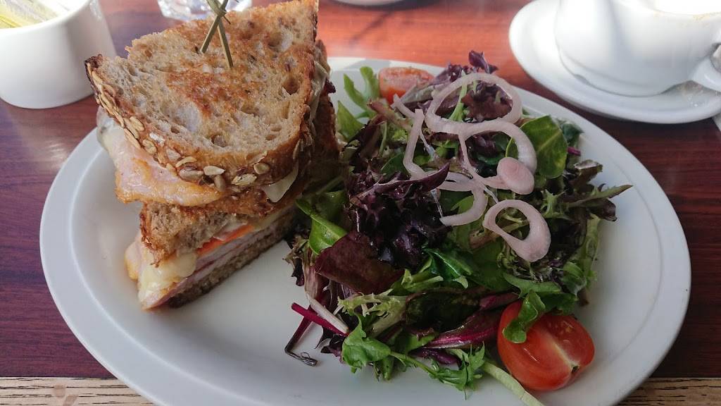 Stamp’s Lane East Coast Eatery | restaurant | 371 Roncesvalles Ave, Toronto, ON M6R 2M8, Canada | 4165377750 OR +1 416-537-7750