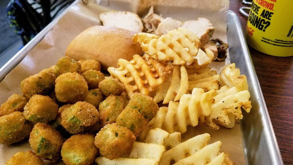 Dickeys Barbecue Pit | restaurant | 311 E Clairemont Ave, Eau Claire, WI 54701, USA | 7158309790 OR +1 715-830-9790
