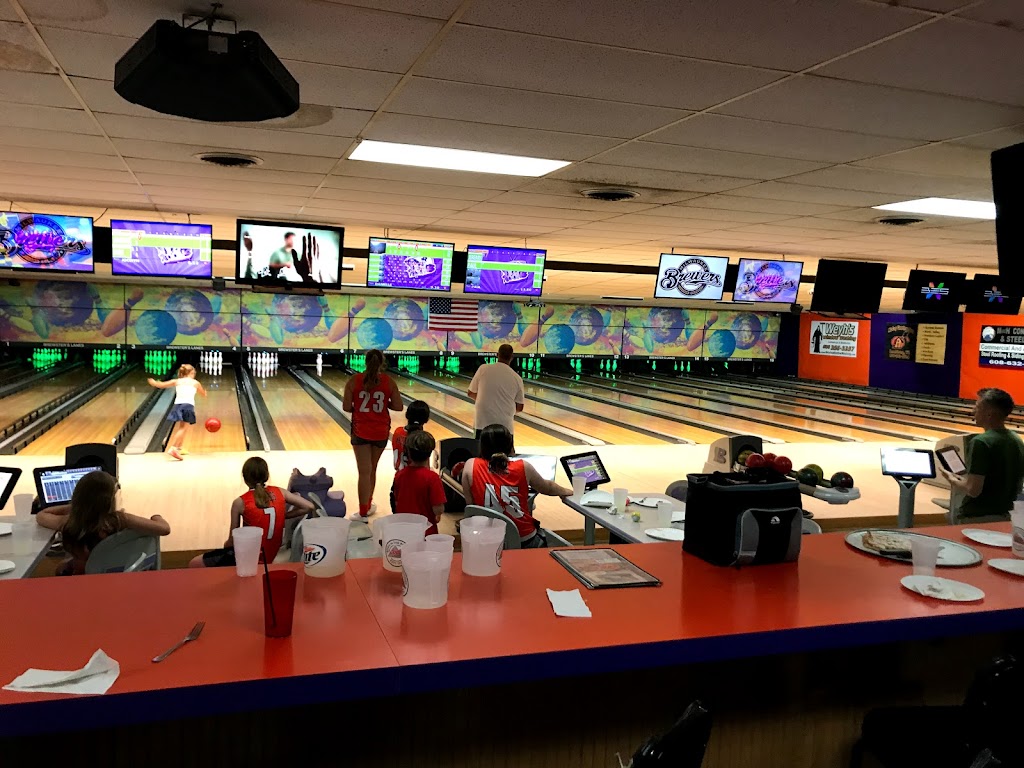Brewsters Lanes | restaurant | 121 Co Rd H, Reedsburg, WI 53959, USA | 6085242276 OR +1 608-524-2276