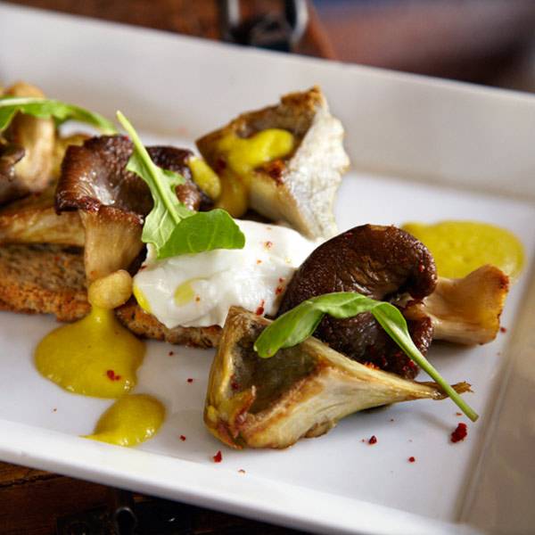 Martins West Gastropub | restaurant | 831 Main St, Redwood City, CA 94063, USA | 6503664366 OR +1 650-366-4366